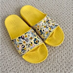 CROCS x Vera Bradley Limited Edition Slides